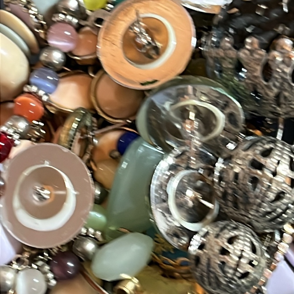 Scrap lot, 2.42 lbs, some wearable but most scrap lot 07257 - Picture 8 of 10